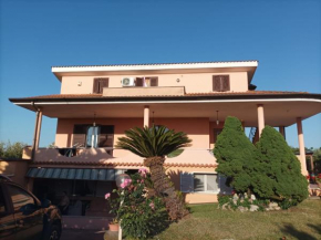 Villa with swimming pool 10 minutes from the sea